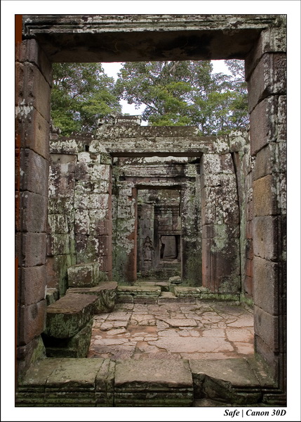 2006 - 07 - Temple angkor - Bantea Kdei 30